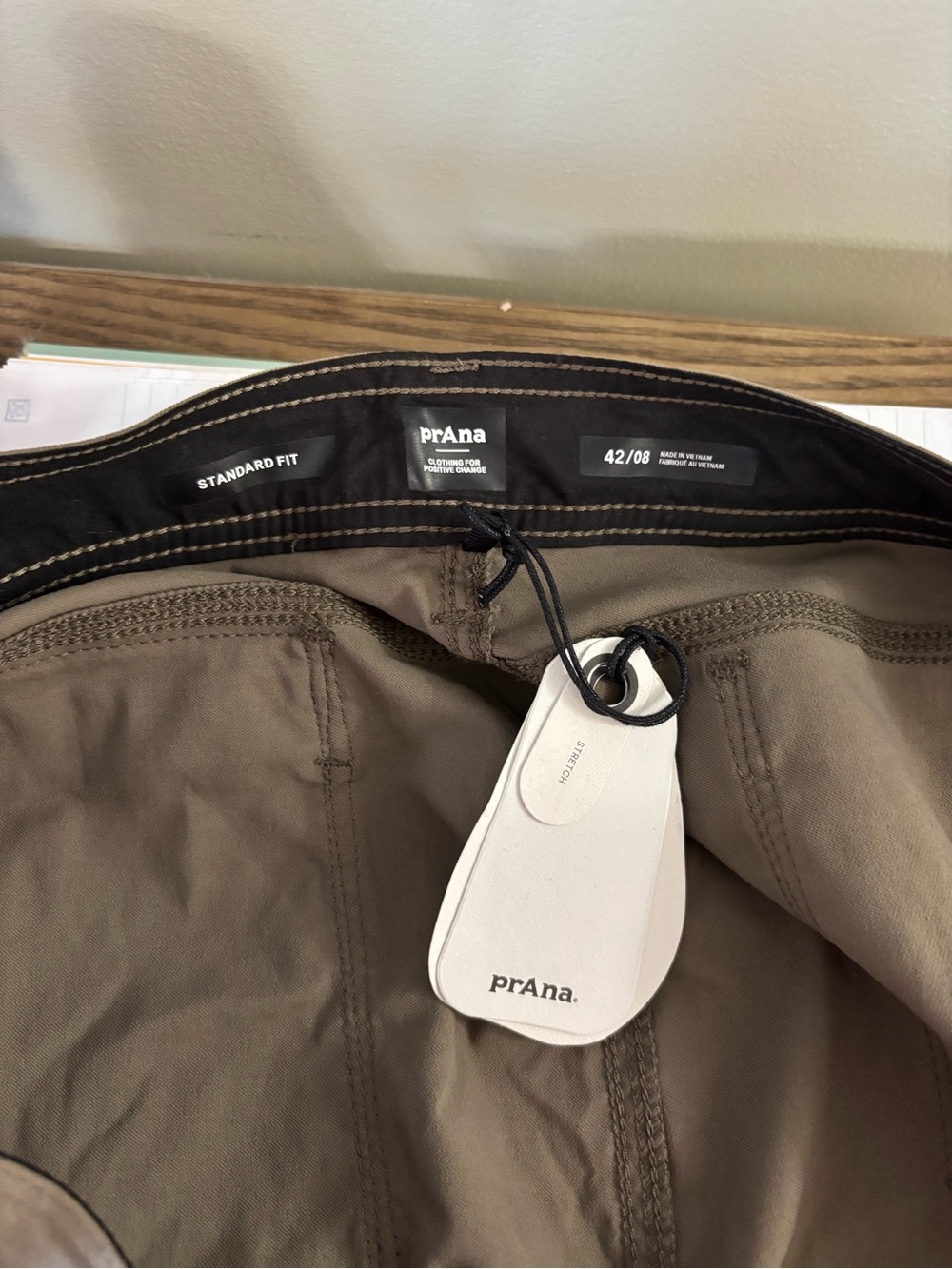 NWT prAna Stretch Zion II Climbing Hiking Shorts Khaki Size 42 8” Inseam - Picture 9 of 9